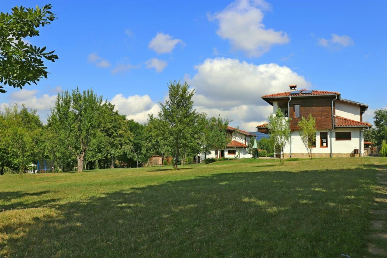 Hotel Sinjirite Complex Elena Exterior foto